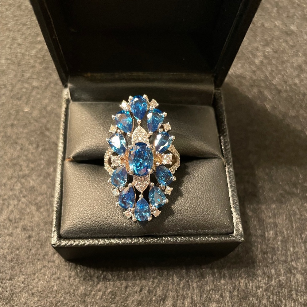 Stunning, beautiful, gorgeous topaz and cubic zirconia sterling silver ring
